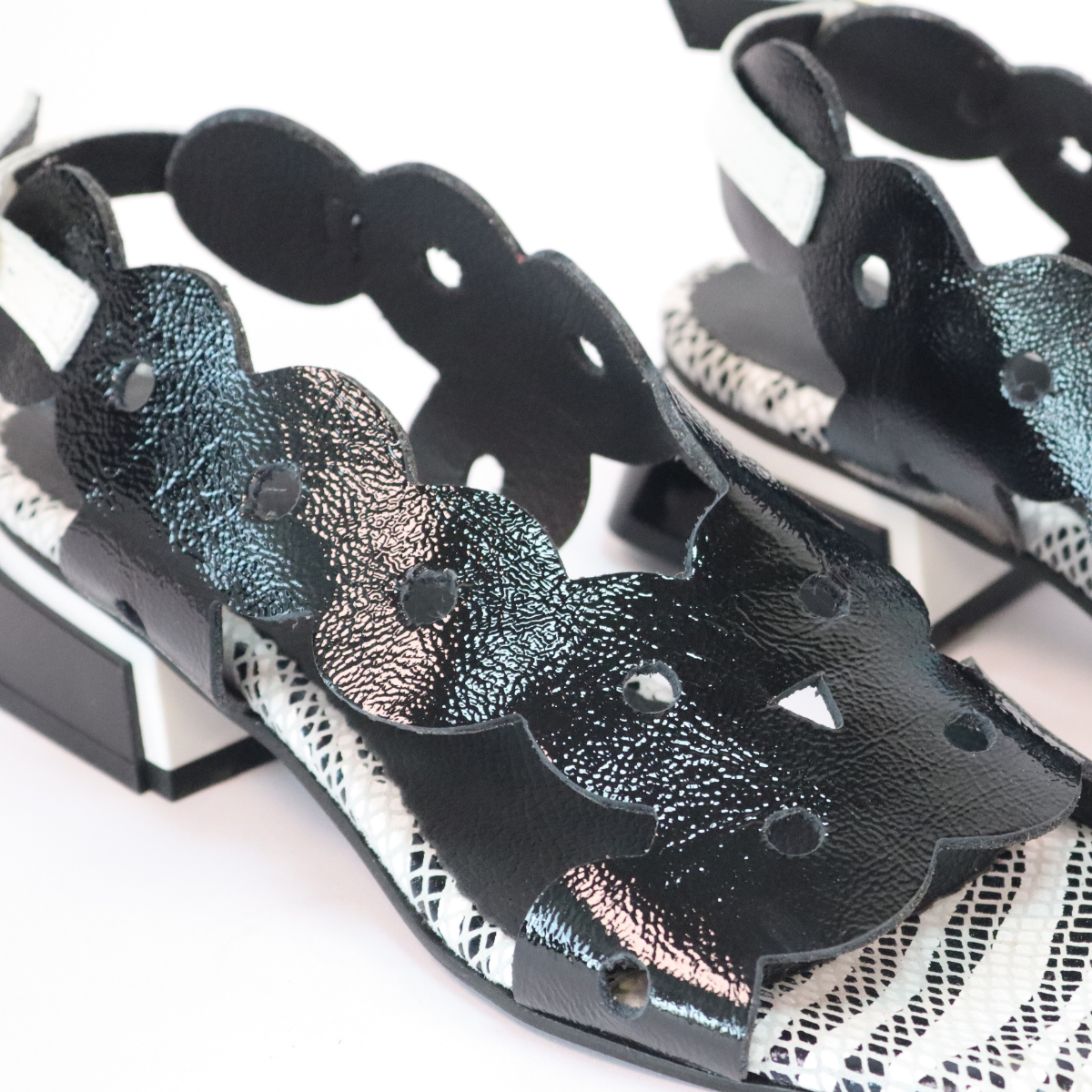 סנדלי עקב - ליסה