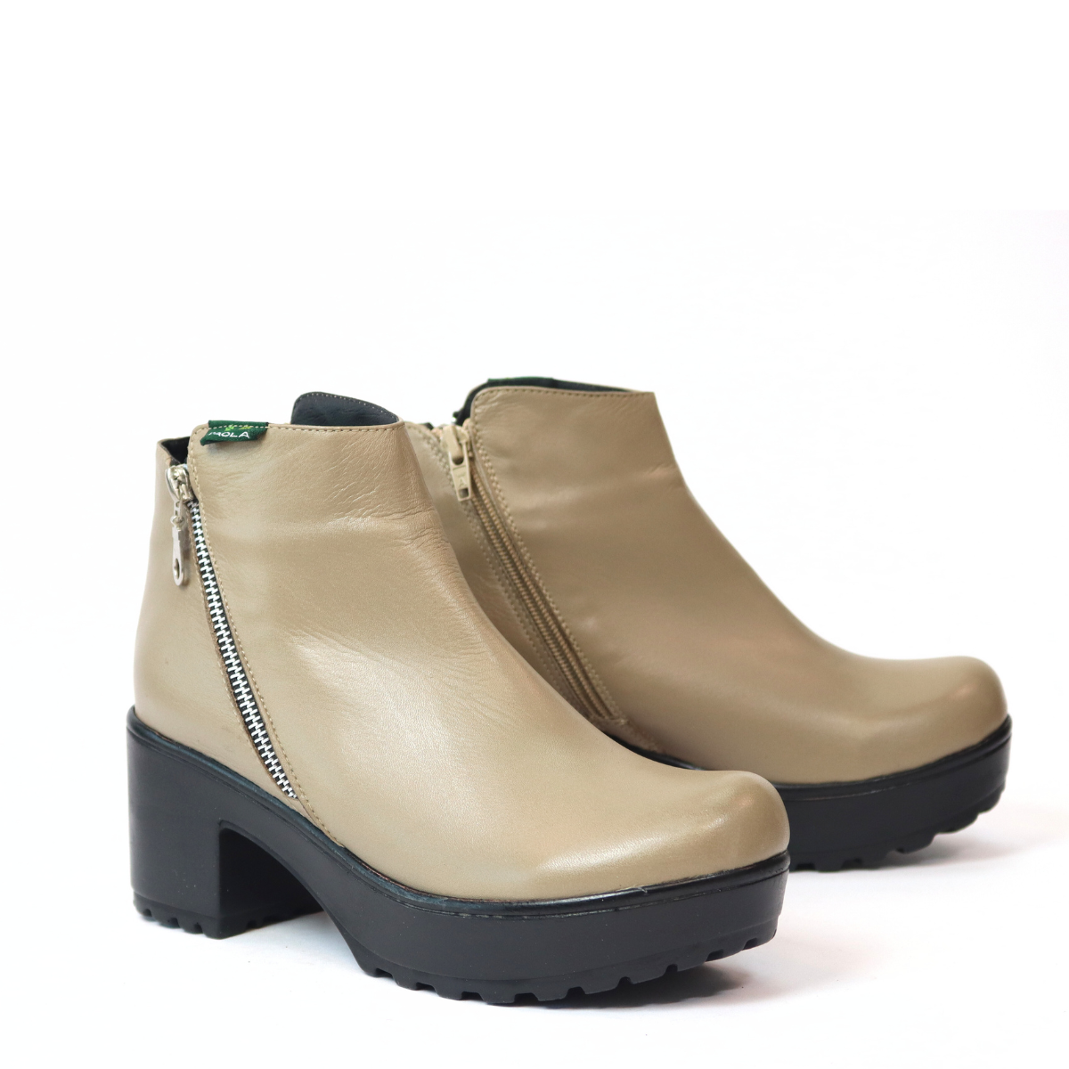 מגפוני עקב - ג'סיקה