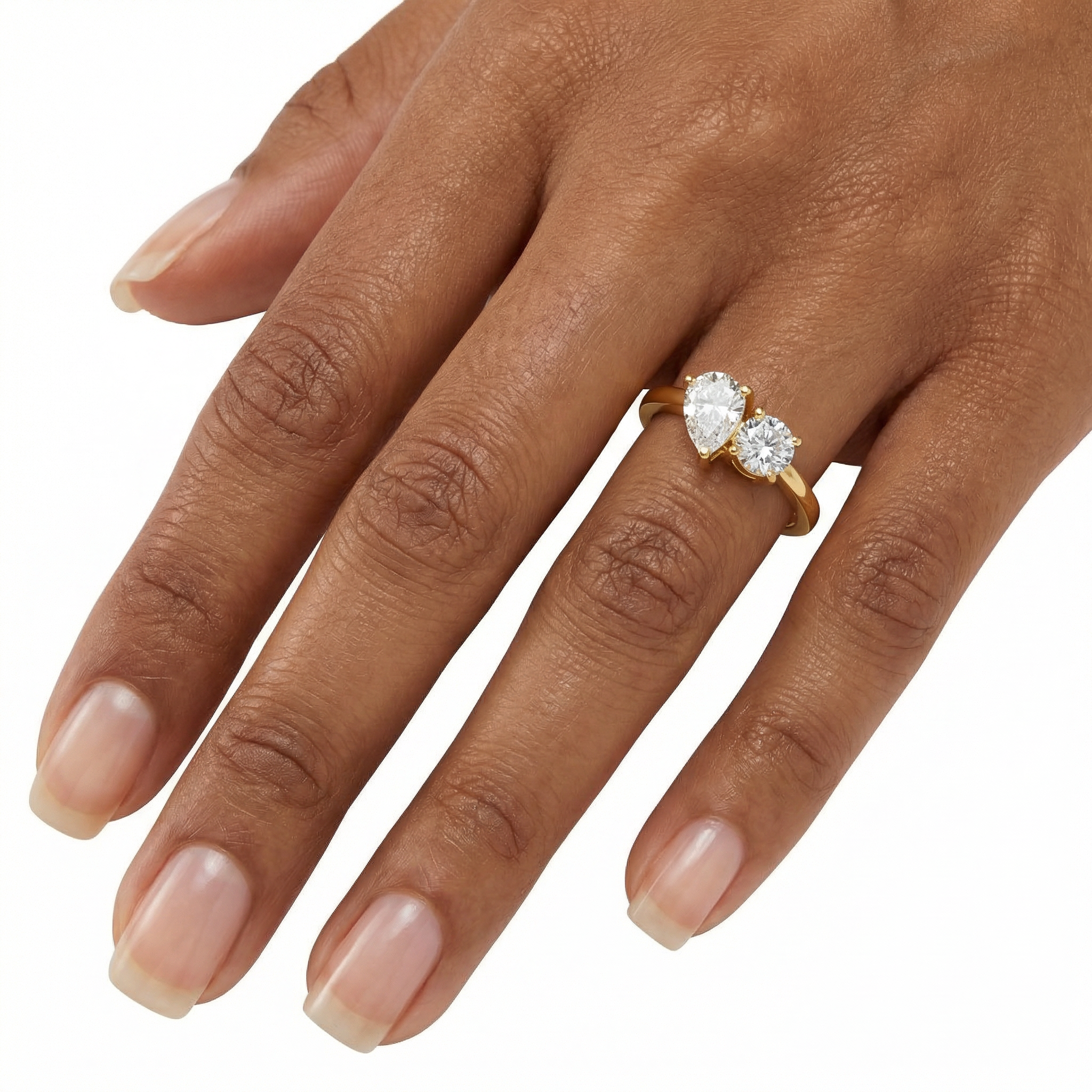 טבעת Phoebe עדינה משובצת שתי אבנים בחיתוך טיפה ובחיתוך עגול