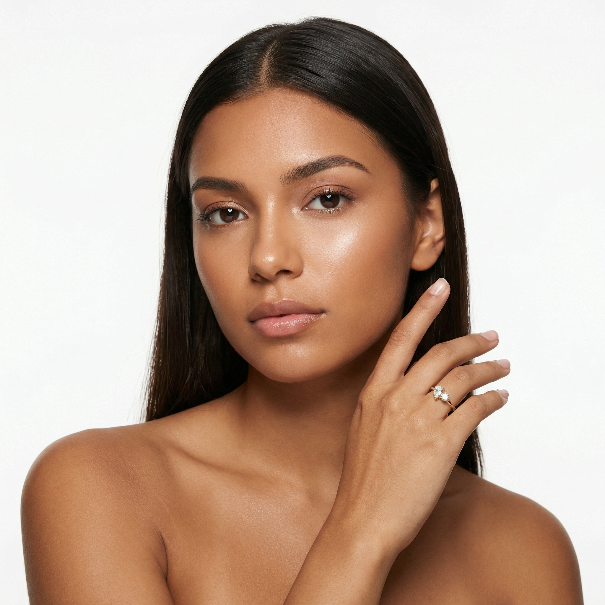 טבעת Phoebe עדינה משובצת שתי אבנים בחיתוך טיפה ובחיתוך עגול