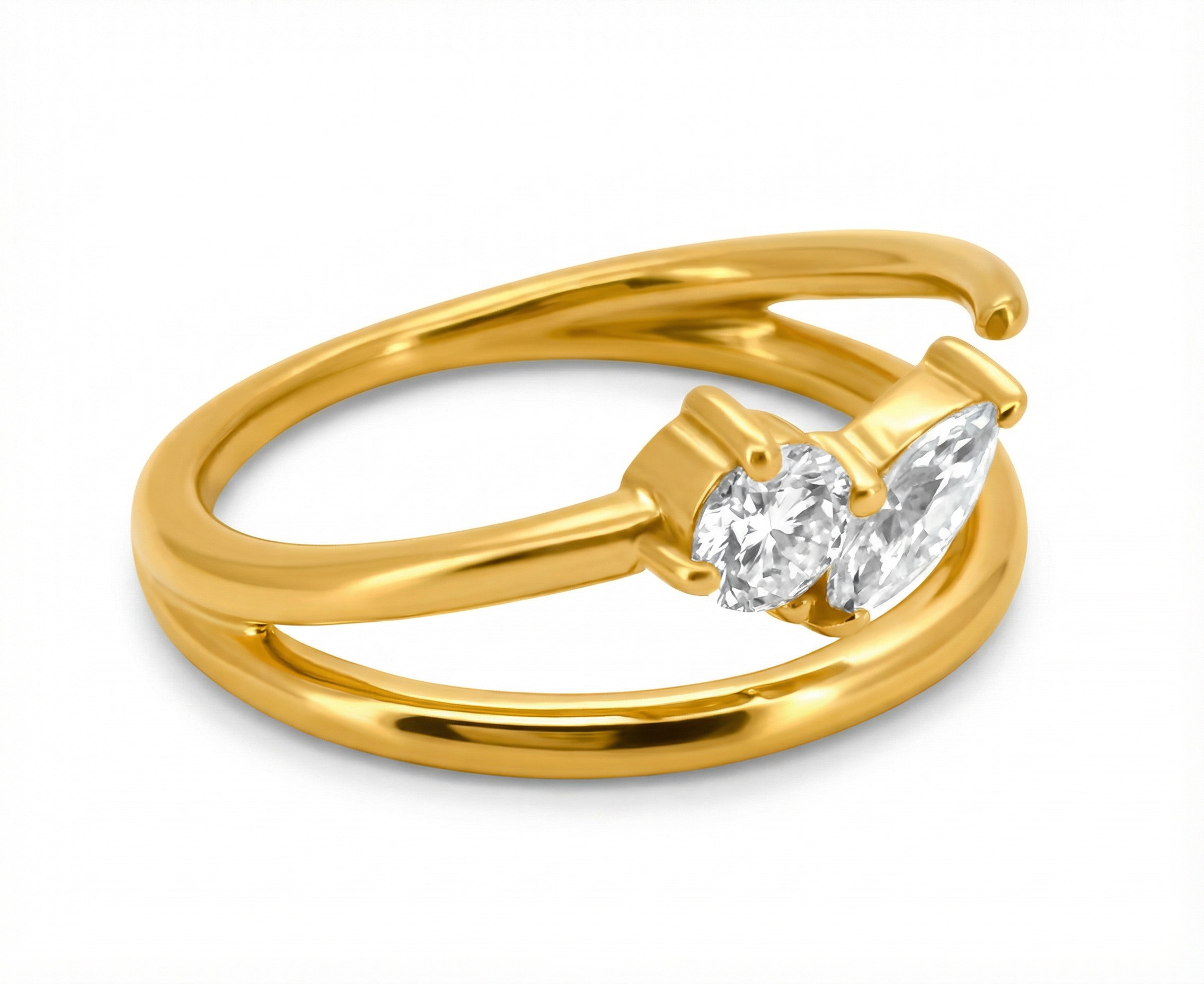 טבעת Helios עדינה משובצת שתי אבנים מרחפות בחיתוך עגול ומרקיז