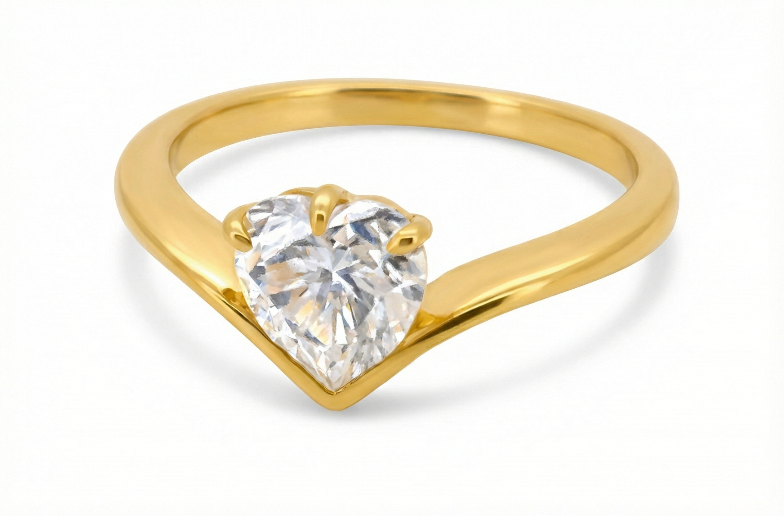 טבעת Rhea עדינה משובצת אבן בחיתוך לב