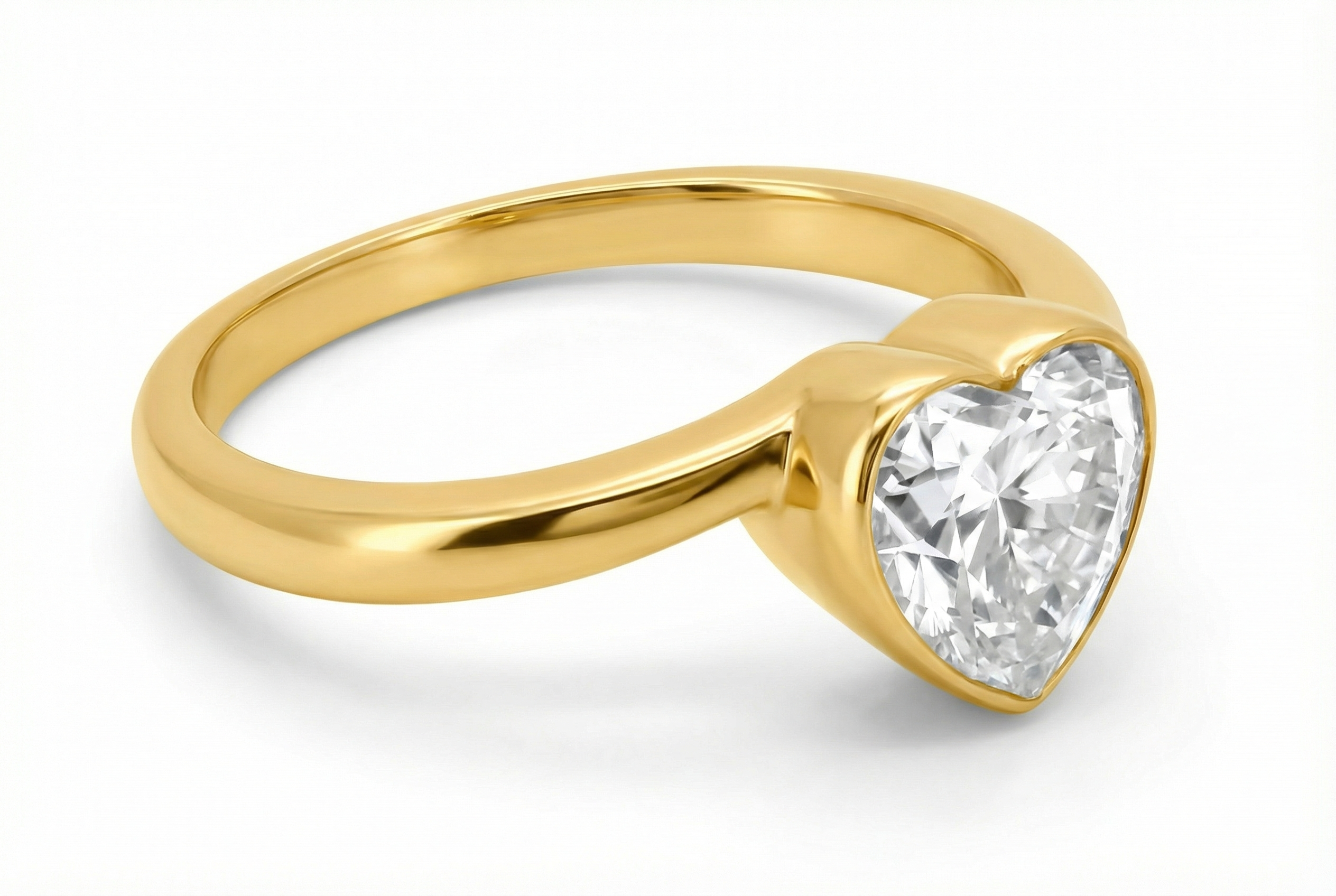 טבעת Poseidon מודרנית משובצת אבן בחיתוך לב