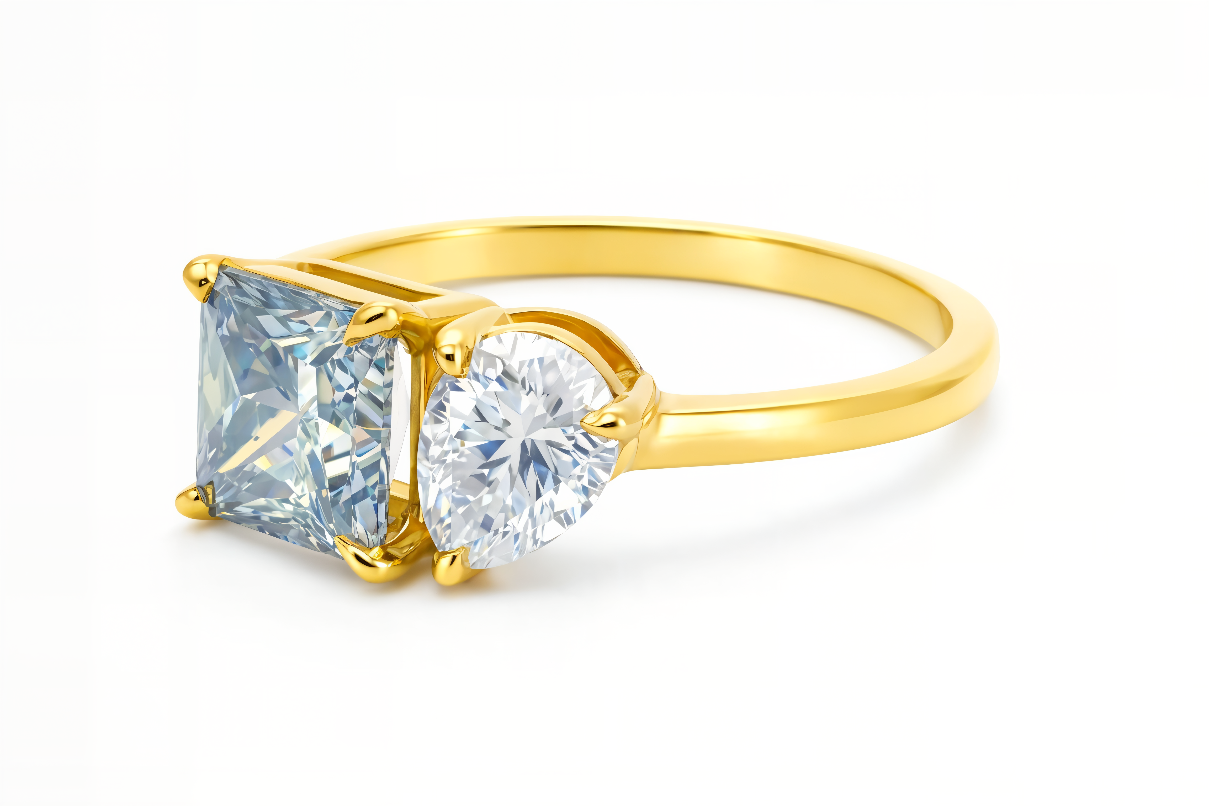 טבעת Hemera משובצת אבן לבנה בחיתוך מרקיז ואבן כחולה בחיתוך פרינסס