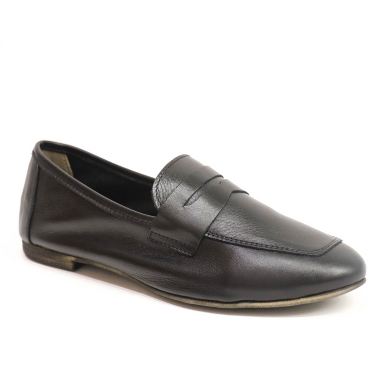 נעלי מוקסין דגם ויולה 008 בצבע שחור