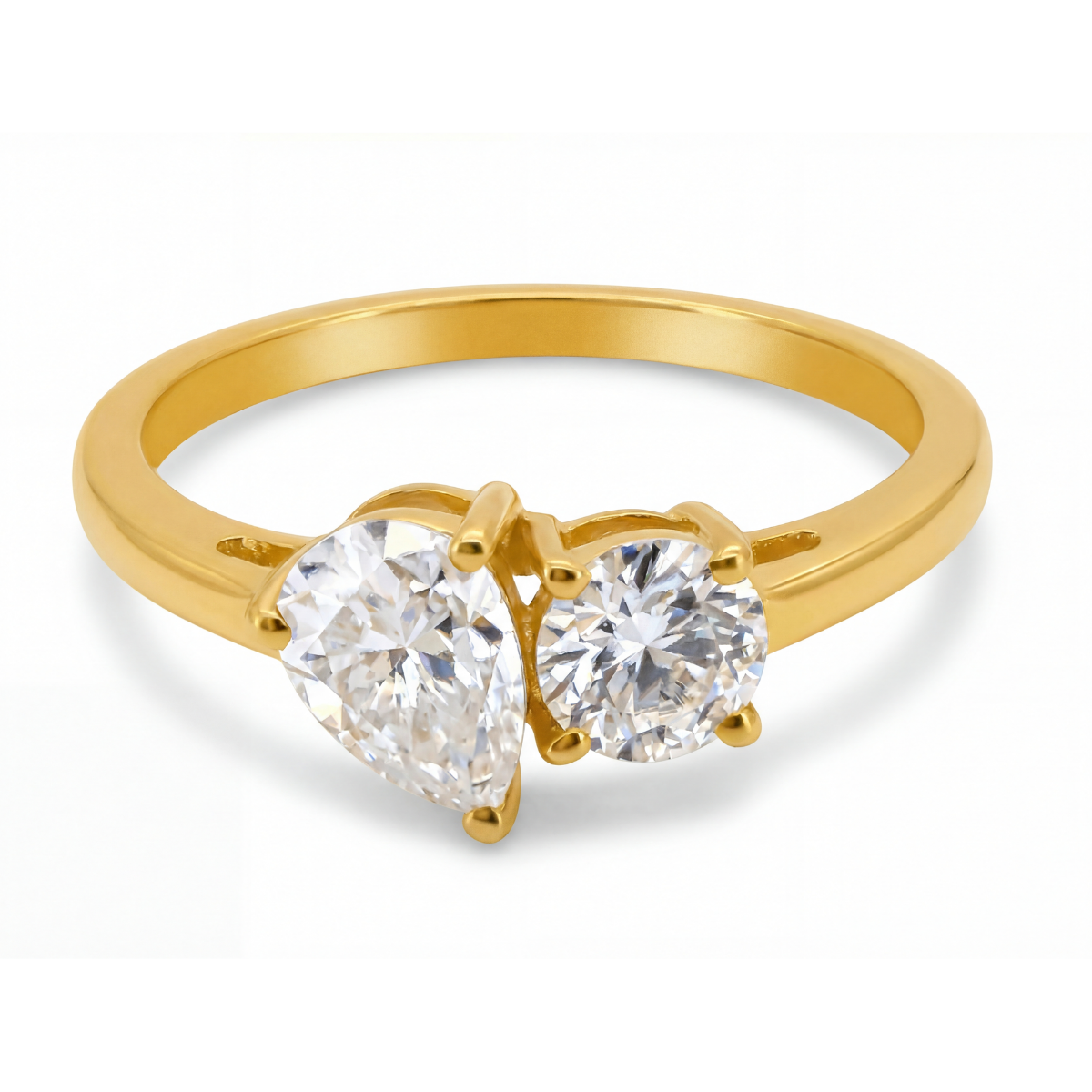 טבעת Phoebe עדינה משובצת שתי אבנים בחיתוך טיפה ובחיתוך עגול