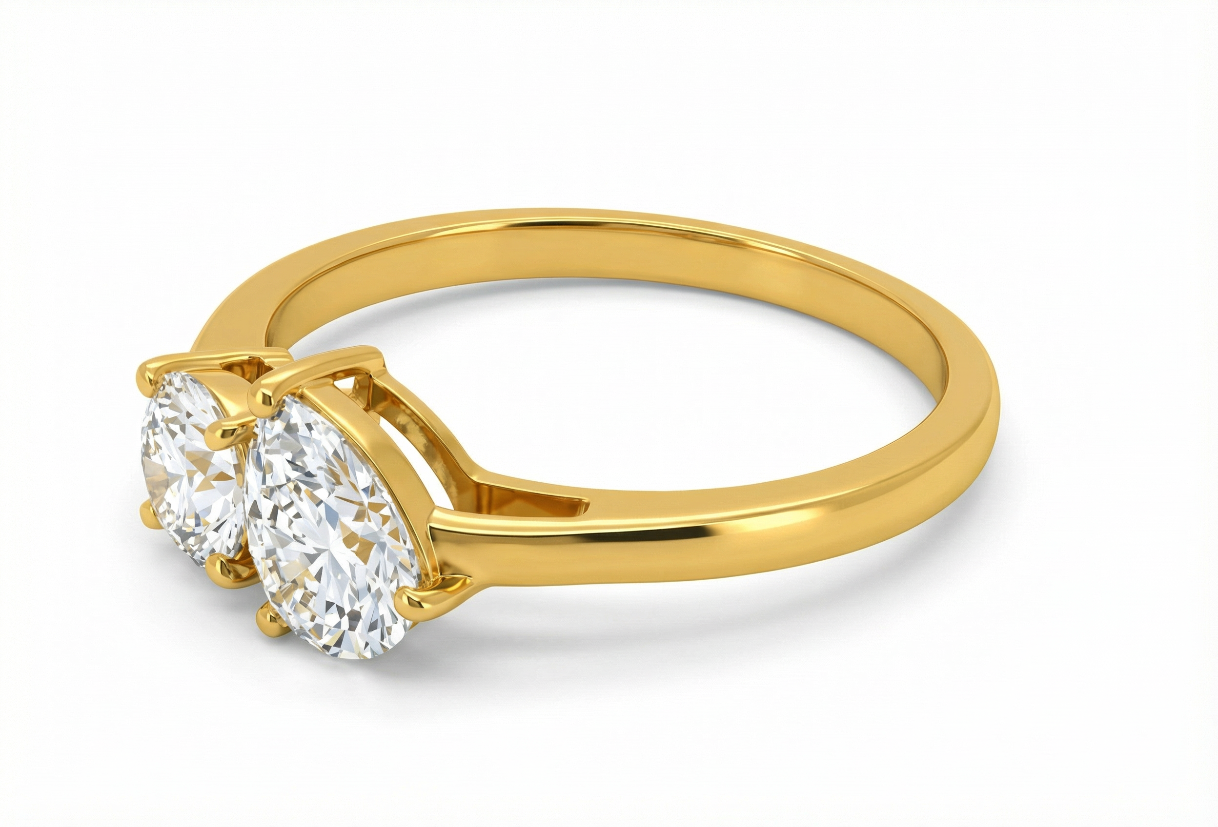 טבעת Phoebe עדינה משובצת שתי אבנים בחיתוך טיפה ובחיתוך עגול