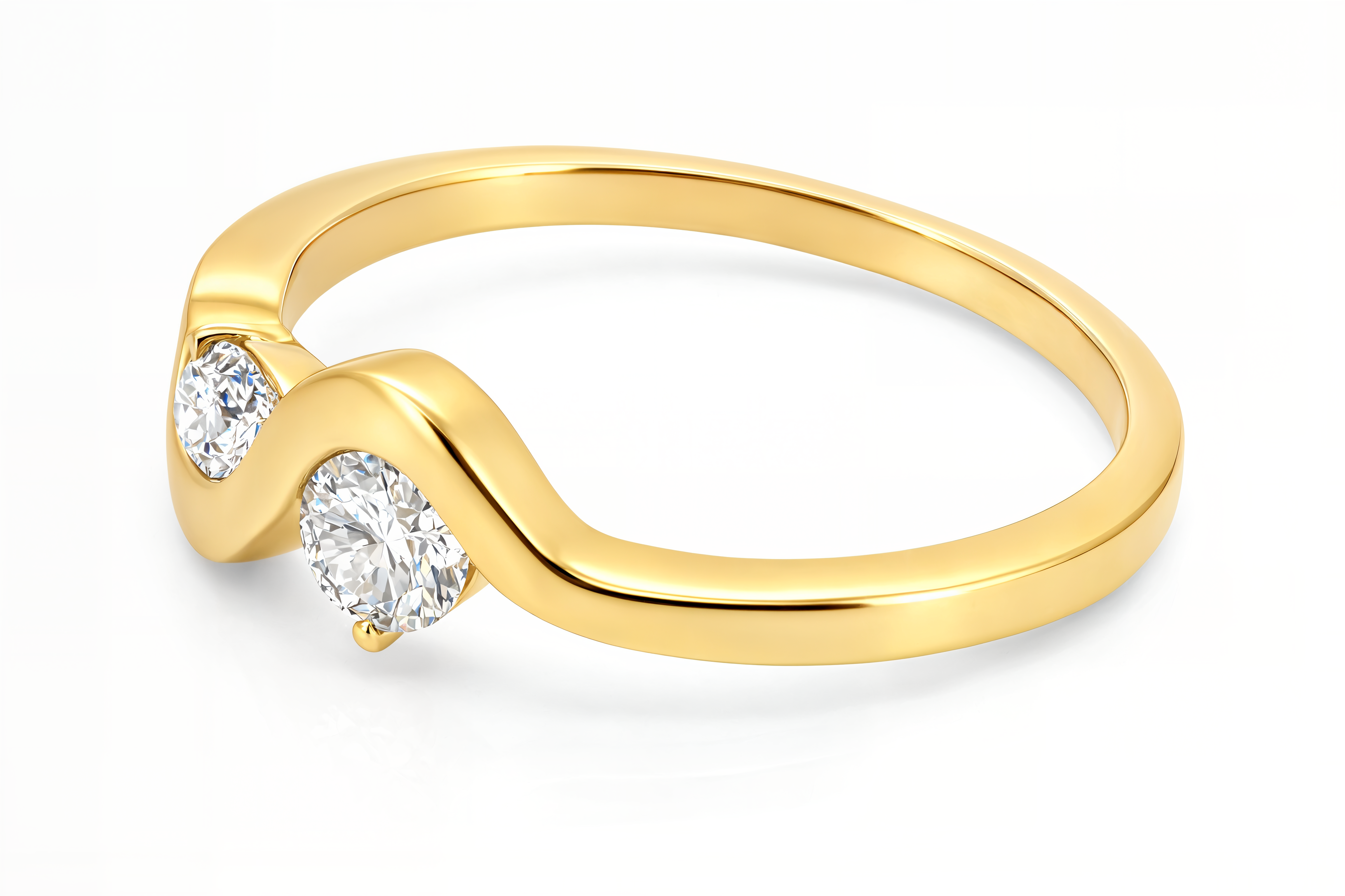 טבעת Hecate  משובצת בשתי אבנים בחיתוך עגול וחיתוך מרקיז