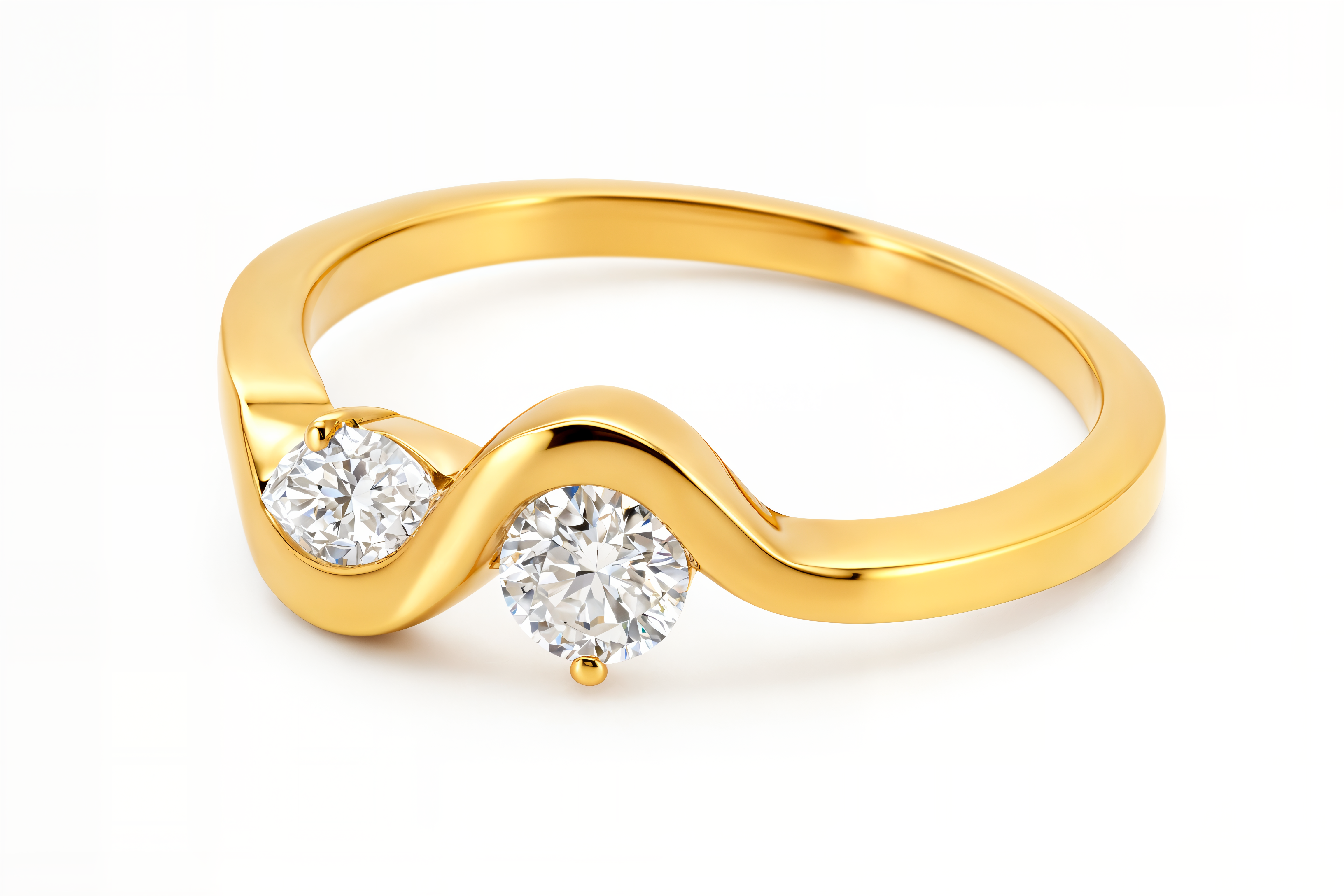 טבעת Hecate  משובצת בשתי אבנים בחיתוך עגול וחיתוך מרקיז