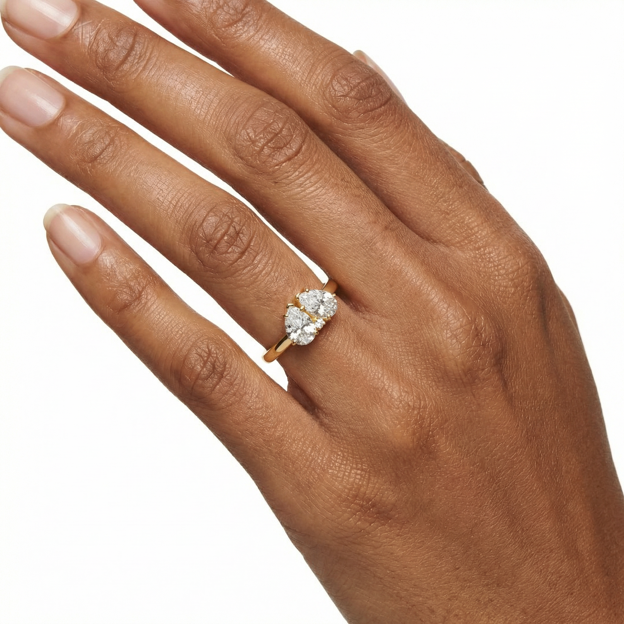 טבעת Hestia משובצת בשתי אבנים בחיתוך טיפה