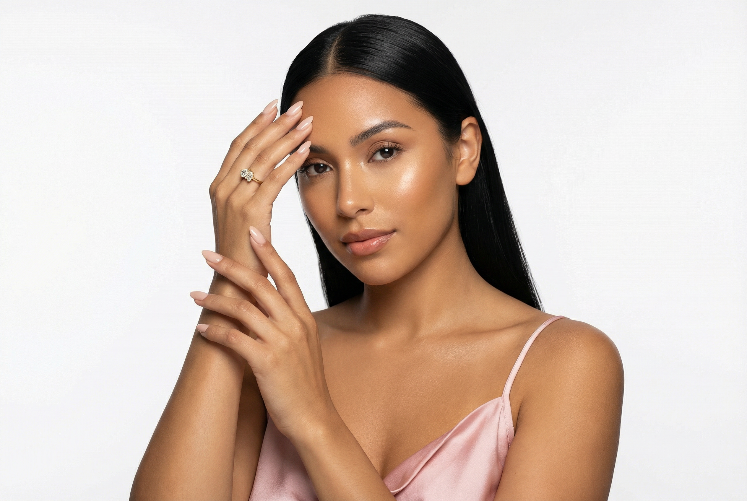 טבעת Athena משובצת שתי אבנים בחיתוך מרקיז ובחיתוך טיפה