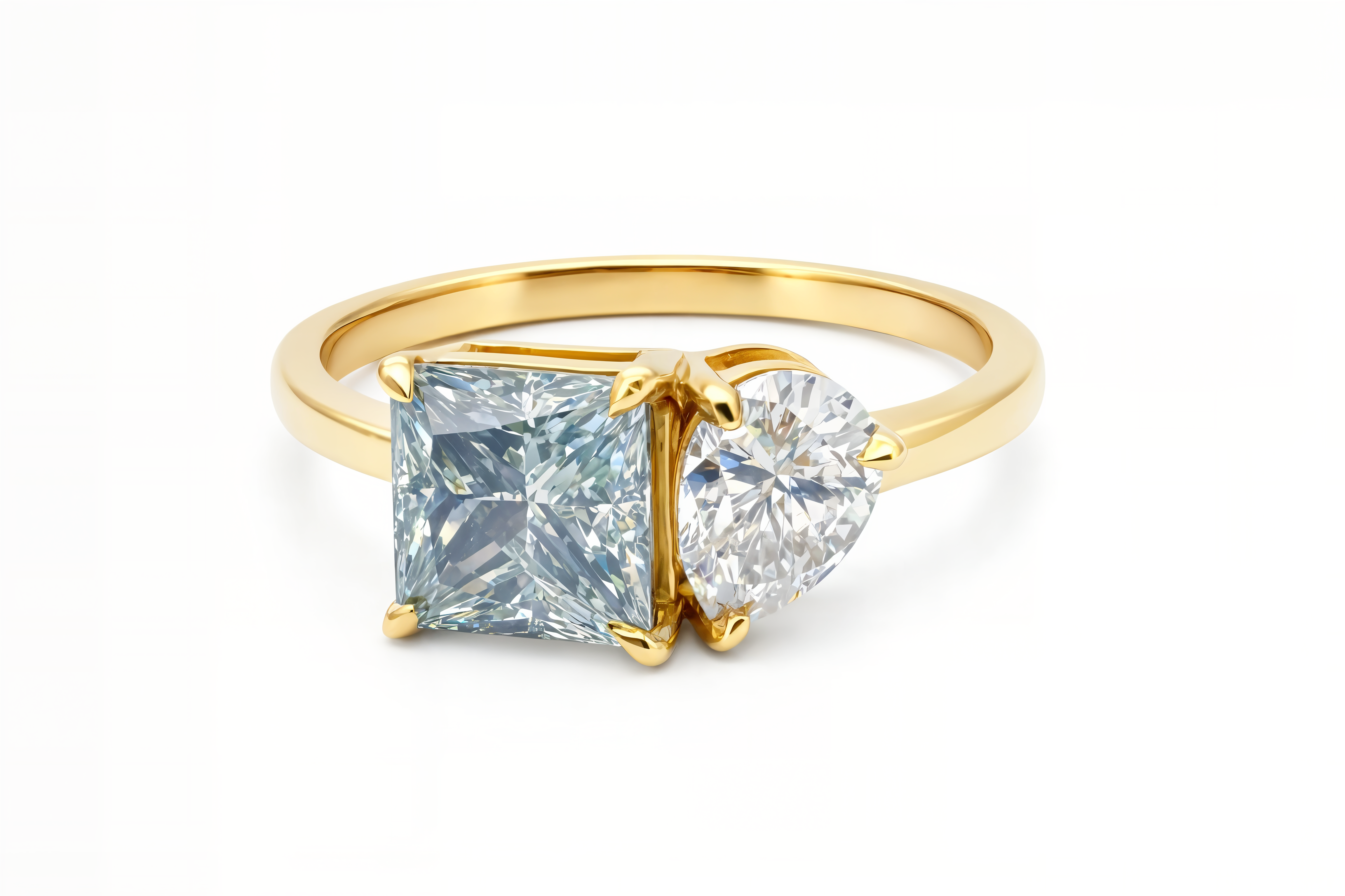 טבעת Hemera משובצת אבן לבנה בחיתוך מרקיז ואבן כחולה בחיתוך פרינסס